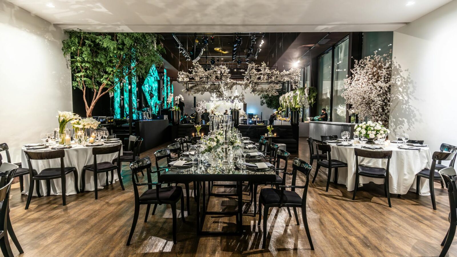 Wedding sweetheart table